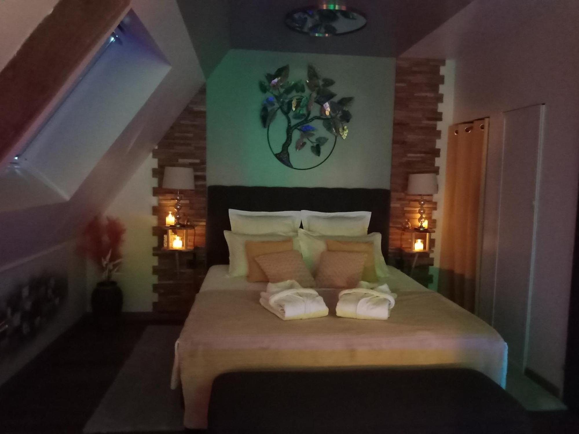 Manoir Du Grand Chene Hotel La Vraie-Croix Phòng bức ảnh