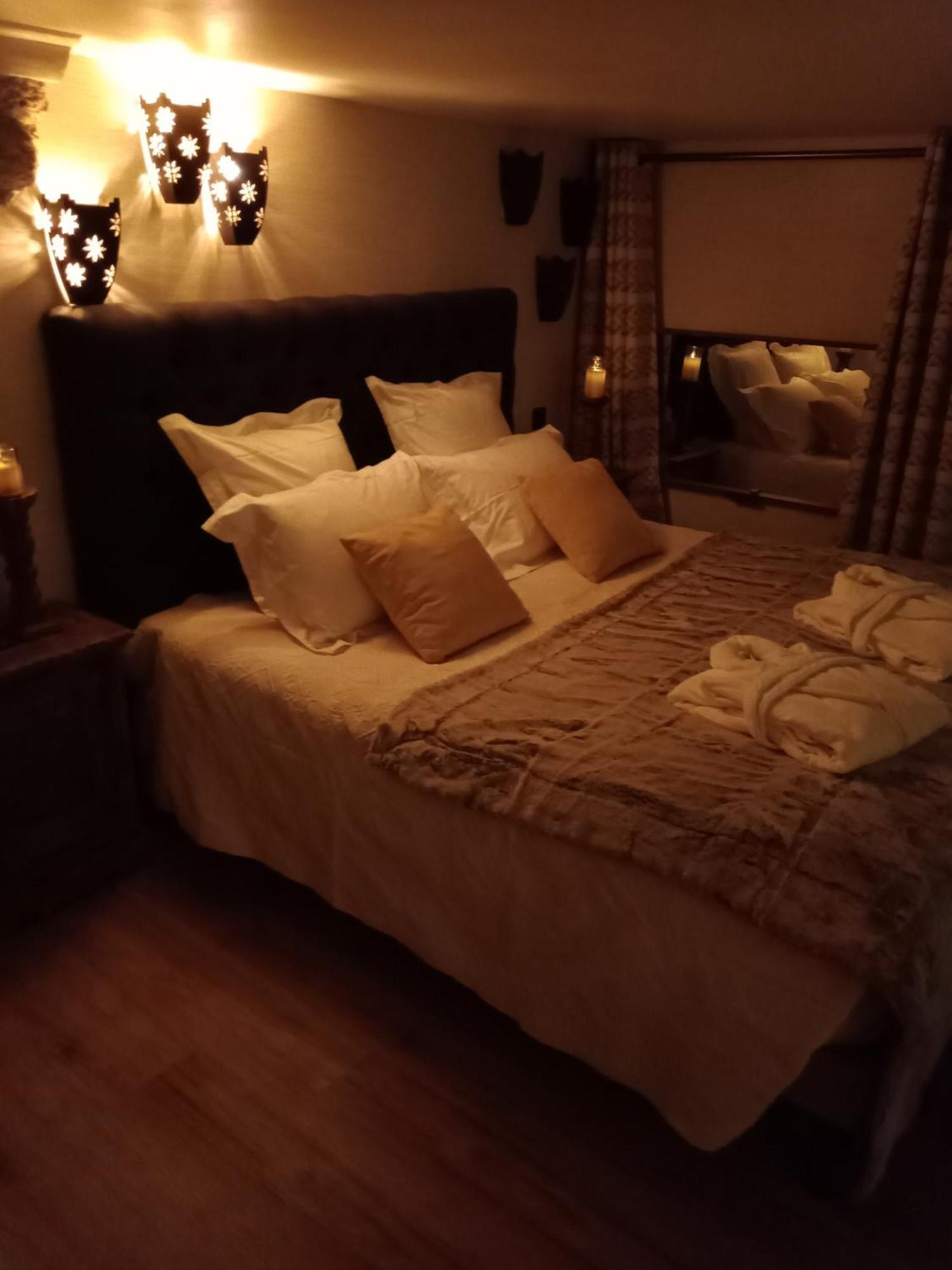 Manoir Du Grand Chene Hotel La Vraie-Croix Phòng bức ảnh